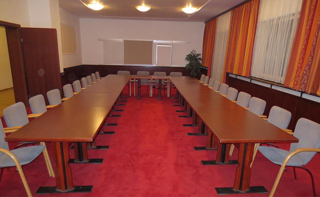 Hotel Zur Post Illmitz Buitenkant foto