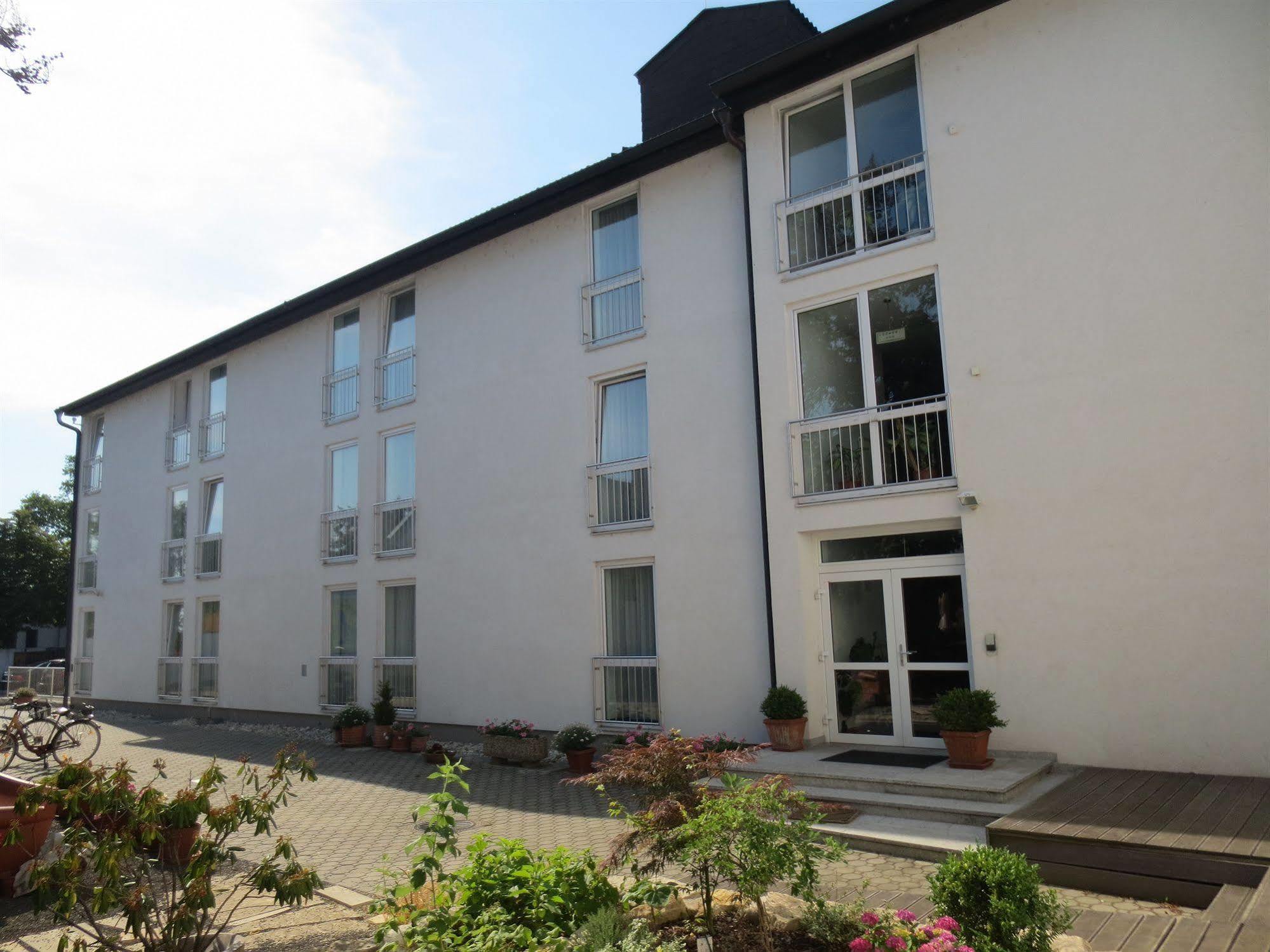 Hotel Zur Post Illmitz Buitenkant foto